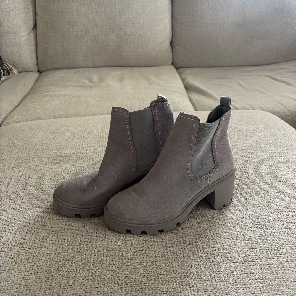 Grey pull on suede booties size 7.5!